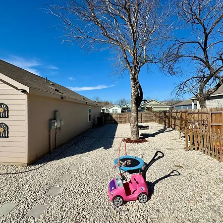 Superb Home 7 Minutes From Lackland Air Force Base